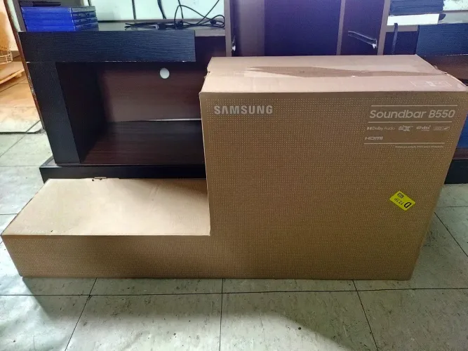 Soundbar Samsung HW-B550 410W 2.1 Canais - Completa na Caixa 