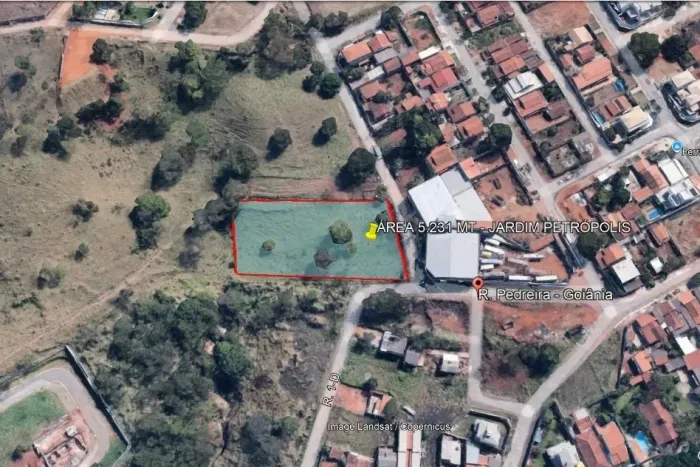 Área de 5.231 metros quadrados - Jardim Petrópolis - Goiânia - GO