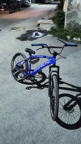 Vendo bicicleta nova aro 26 quadro raio 