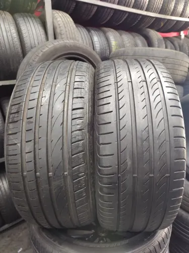 02 Pneus 225/40/18 Pirelli/Sport. Com 90% de borracha. ACEITO CARTÃO.