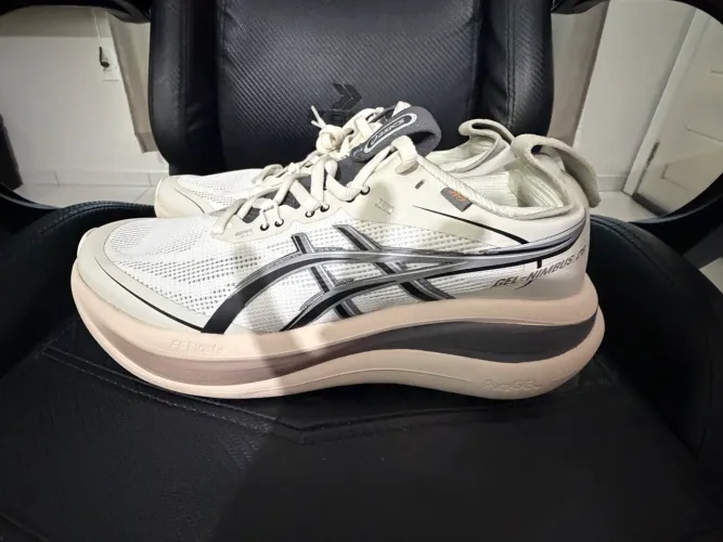 Tenis Asics Gel Nimbus 28 - tamanho 42