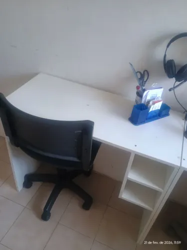 Mês escritório branca