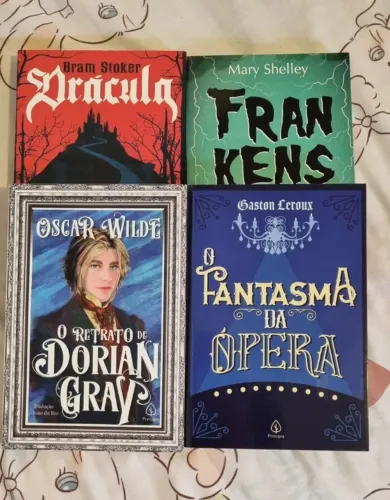Kit 4 Livros Clássicos de Terror Gótico / Dracula, Frankenstein, etc...