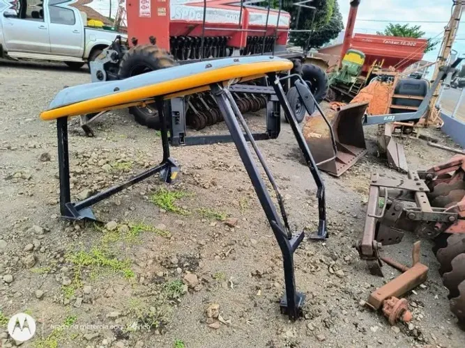 Capota do trator Valtra