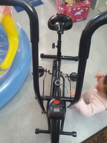 Bicicleta ergometrica conservada em.otimas condições de uso