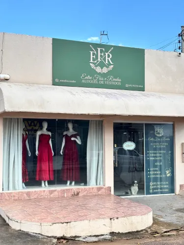 Vendo Uma Loja de Vestidos Completa