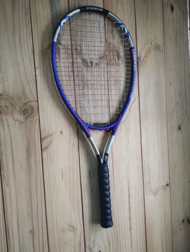 Raquete de tênis wilson