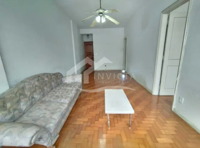 3 QUARTOS, RUA NOBRE, A POUCOS METROS DA PRAIAAA!!!