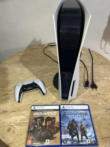 Vende-se PS5 com controle e dois jogos 