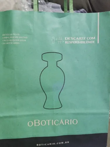 Perfume da Boticário novo na caixa
