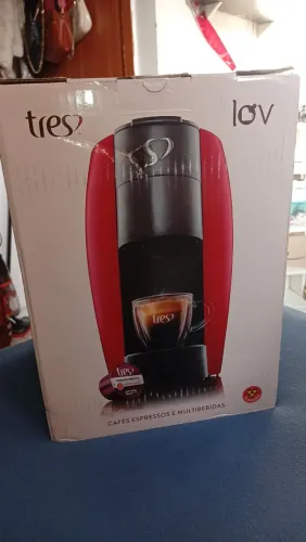 Cafeteira Lov Três Corações NOVA