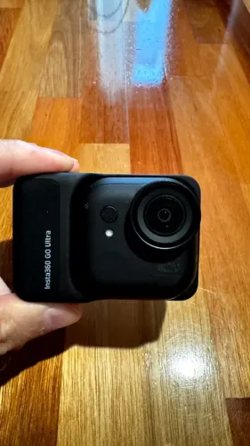 Insta360 Go Ultra + Case + SD 128gb