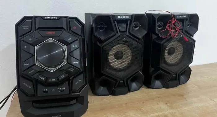 Mini System Samsung Giga Sound MX-J640/ZD, 200W de potência com 2 caixas