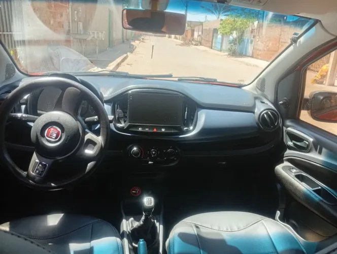 Fiat Uno Attractive 1.0 Flex 6V 5P 2017