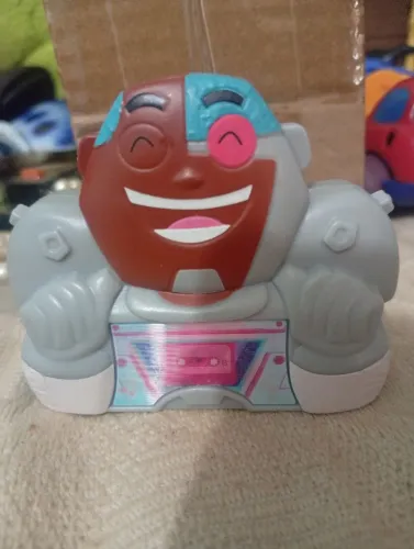 boneco ciborgue