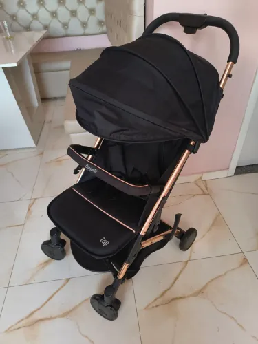 Carrinho de bebê ZAP Burigotto ( Compacto e leve)