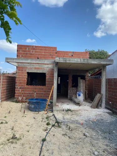 Vê casa na cidade de lagoa nova perto de currais novos a menos de 800 metro da cidade