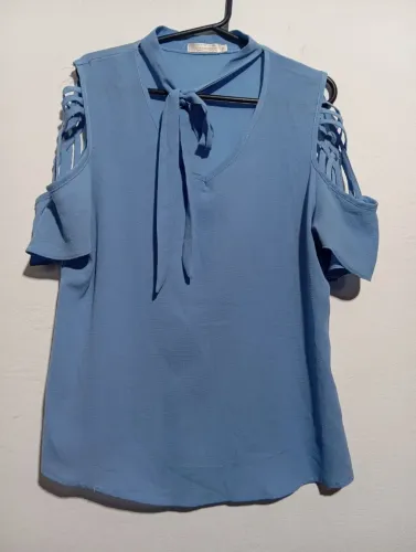 Roupas de brechó femeninas