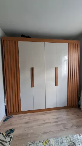 GUARDA-ROUPAS