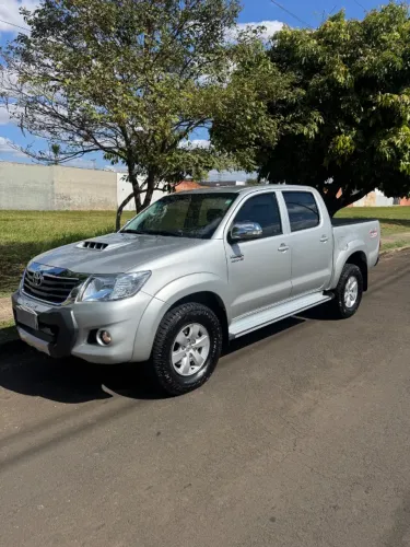 Toyota Hilux CD SRV D4-d 4X4 3.0 TDI Diesel AUT 2014