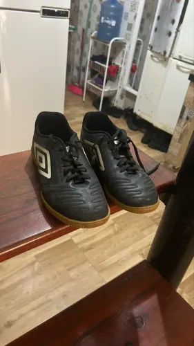 Tênis de futsal da umbro