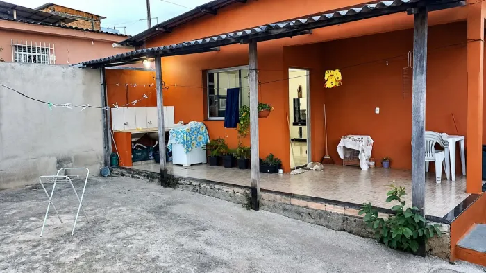 Casa com excelente localização a venda