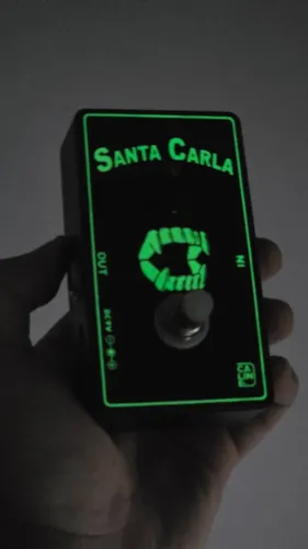 Caline Santa Carla Clean Booster - Brilha no escuro
