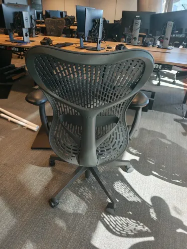 Cadeira de Escritório Herman Miller Mirra 2.