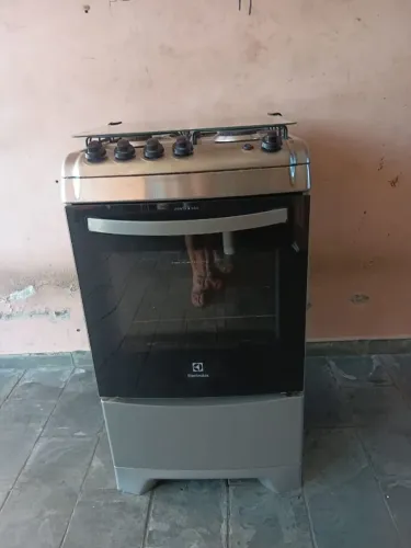 Fogão  Eletrolux e ótimo estado já convertido pra gaz natural $500 entrego 