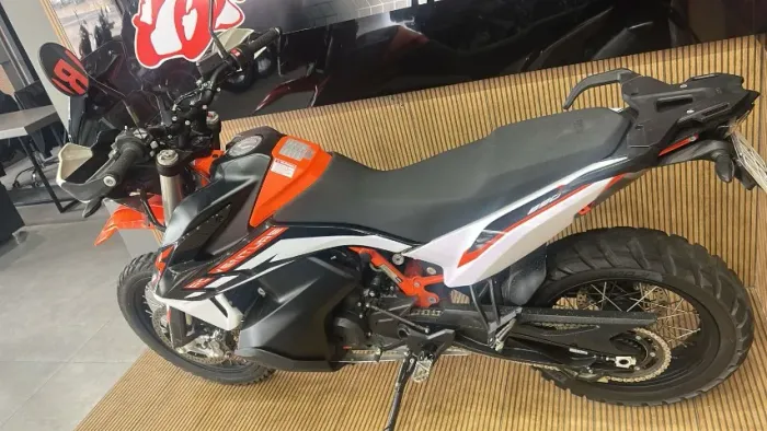 MOTO KTM 890 FACTORY R COM APENAS 2600KM