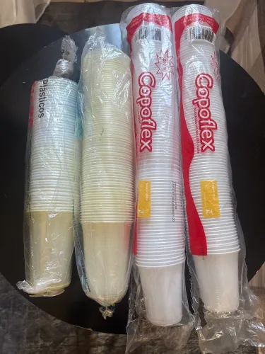 Copos descartáveis 200ml e 300ml