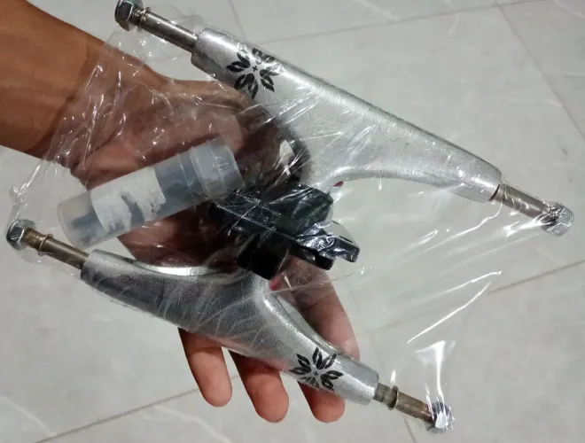 Truck Cisco Skate 139mm + parafusos de base novos!!