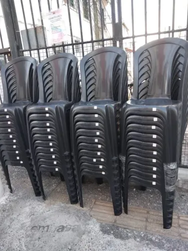 Cadeira Plástica BISTRÔ Qualidade Superior Incrível  GP69