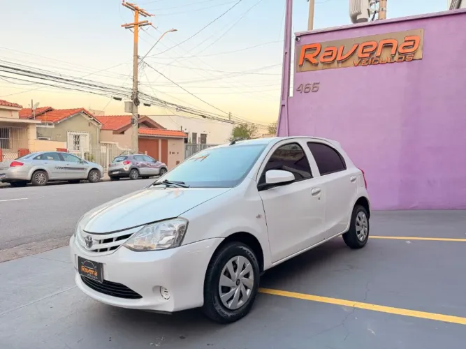 Toyota Etios X 1.3 Flex 16V 5P Mec. 2017