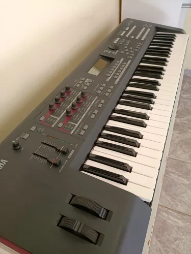 teclado yamaha moxf6