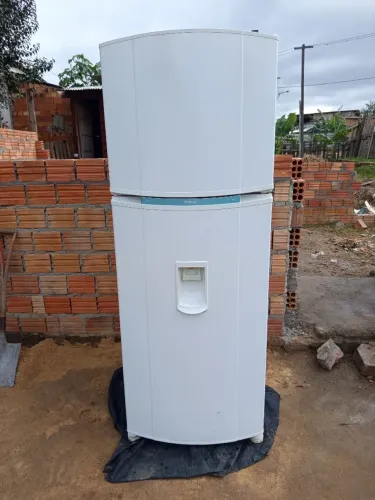 Vendo geladeira dúplex consul 220 Volt Funcionando perfectamente 460 litros