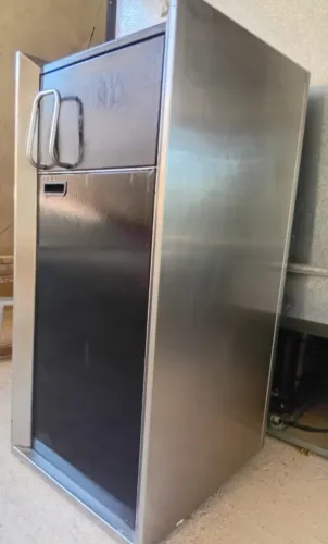 Lixeira em inox 100L Modelo Fast Food