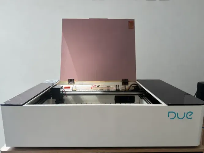 Máquina de Corte e Gravação a Laser Due Flow 60x40