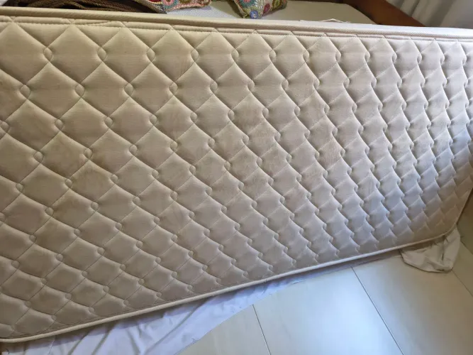 Colchão solteiro marca Castor 