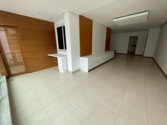 Apartamento com 4 Quartos para alugar, 170m² - Itapuã
