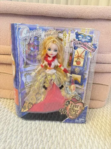 boneca ever after high lacrada apple white throne coming
