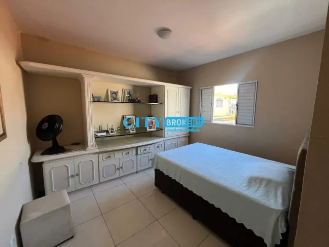 Casa à venda na Vila Nova Galvão (São Paulo) com 4 quartos, 2 suítes e espaço gourmet