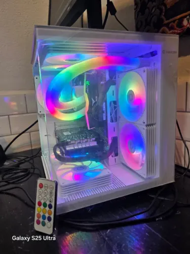 PC Gamer Branco completo com memórias e mangueira RGB