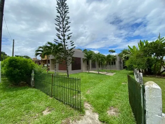 Casa em Condomínio em Aldeia com 03 Qts mais casa de apoio com 02 Suítes. Terreno 900m2