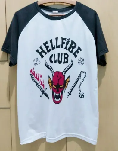 Camiseta Hellfire - Strangers Things
