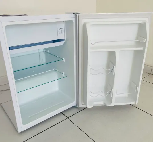 FRIGOBAR HQ NOVO 70 LITROS