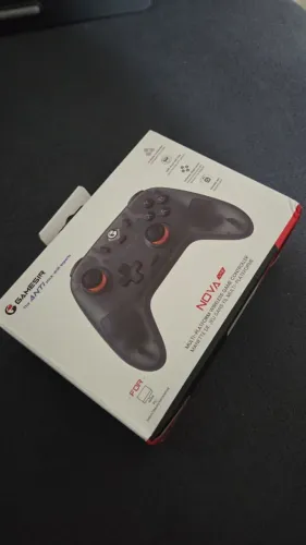 NOVO Controle Gamesir T4 Nova Lite Preto Translúcido, Sem Fio Bluetooth/2.4ghz Hall Effect