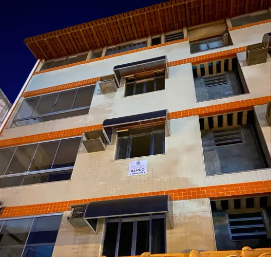 Alugo apartamento Centro