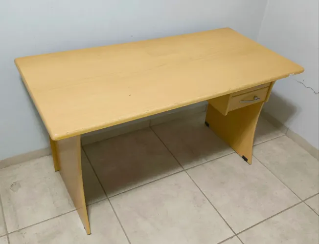 Mesa de Escritório / Escrivaninha Madellegno em Madeira Maciça com 2 Gavetas