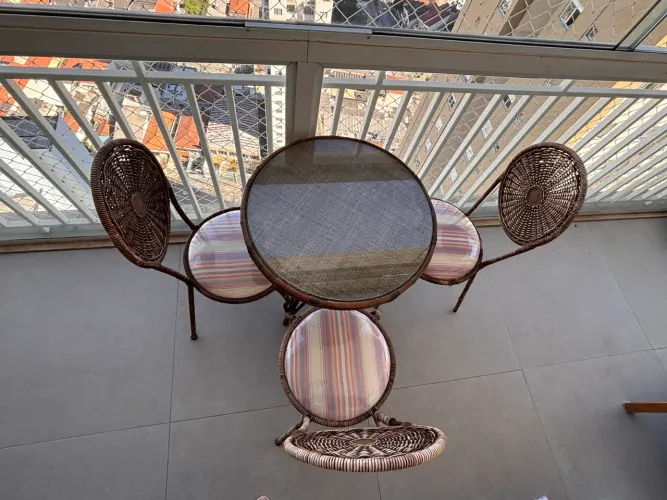 Mesa 60cm mais 3 cadeiras para sacada ou jardim